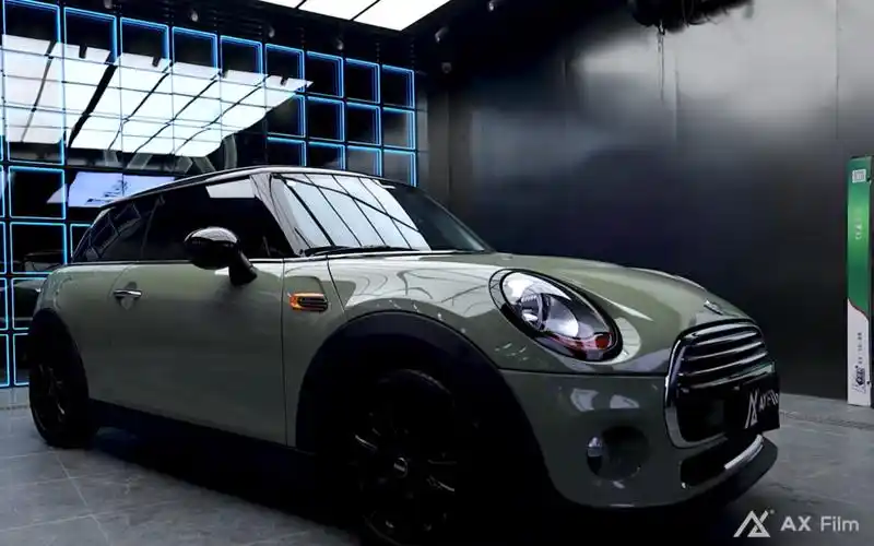 宝马mini,ax改色膜高亮卡其绿,百看不腻的颜色之一.