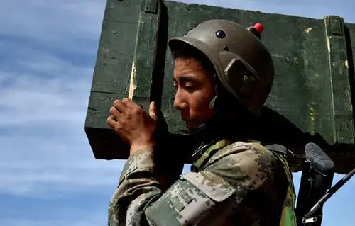 解放军"火力-2015 青铜峡d"演习精彩瞬间回眸