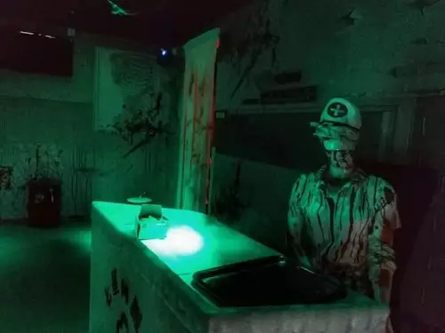 医院"行尸走肉"真实还原,上演生死逃亡实景打造1000㎡的丧尸病毒区域