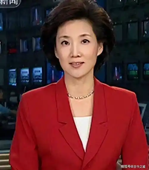 李修平:被誉央视国脸,42岁二婚嫁给省委书记,风光背后满是眼泪_女性_