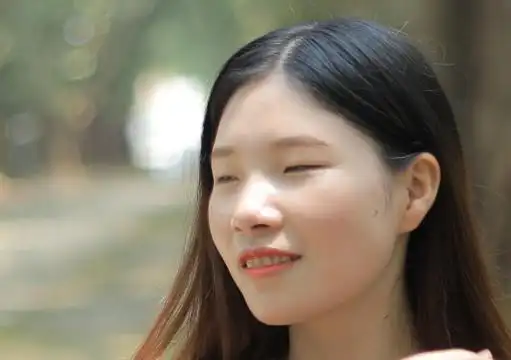 小s女儿许曦文厌世脸超模范大片出街,小眼睛女生拍照好看三要素