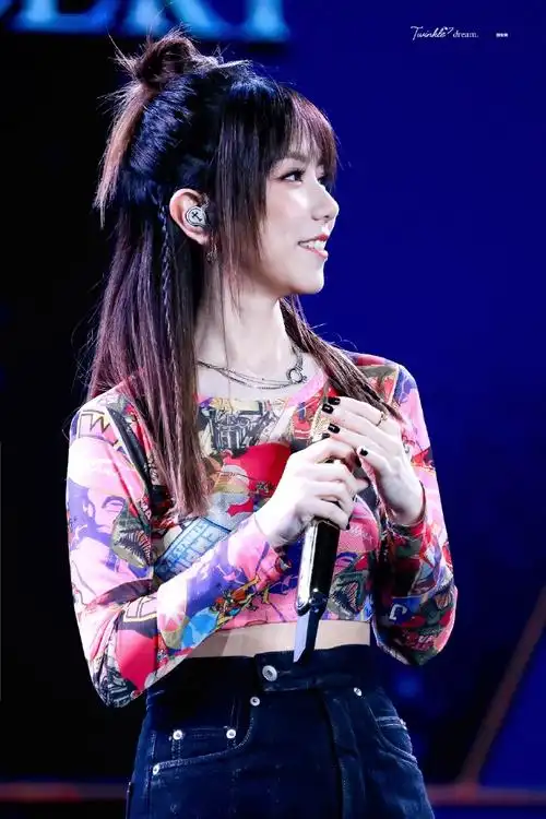 邓紫棋代言蓝妹啤酒##2023声动港夜蓝妹啤酒音乐会