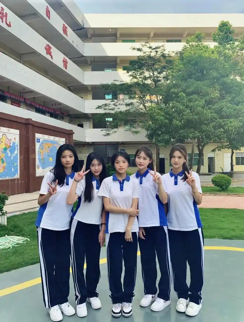 女高中生 #清纯甜美 #校园风 #校服 #学妹 - 抖音