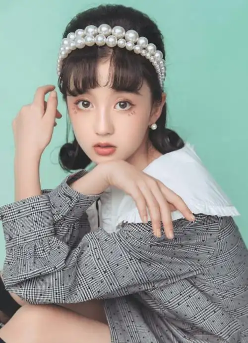 高颜值被誉最美童星12岁近照大变样这谁认得出