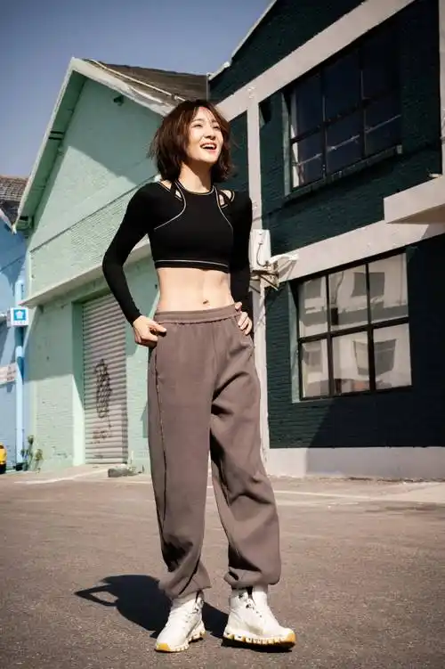 王妍苏:曾是策划女王,演过《何以》许影,戏外已是三个孩子的妈