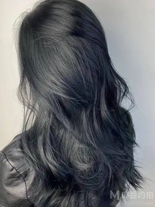 需要模特北京的集美们随时找我做头发给你设计最美的发色给你拍最美