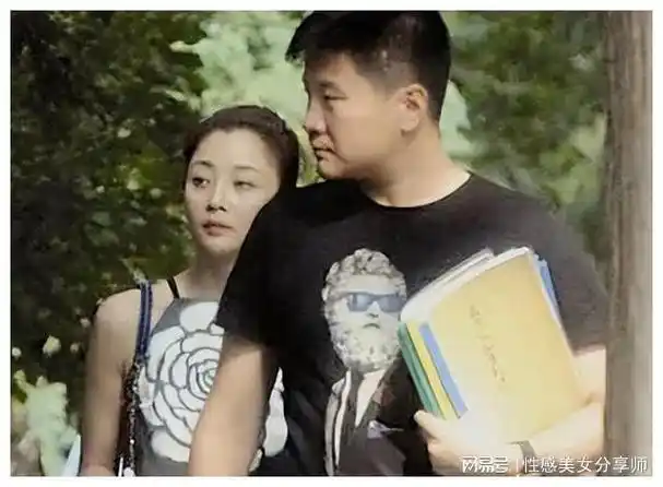 之前和邓超孙俪合作《幸福像花儿一样》的时候,殷桃就和邓超传出了