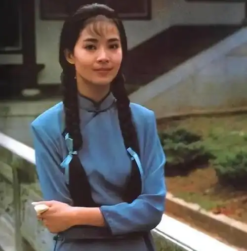 一代琼瑶女神俞小凡被骗800万老公出轨两次为了孩子不离婚