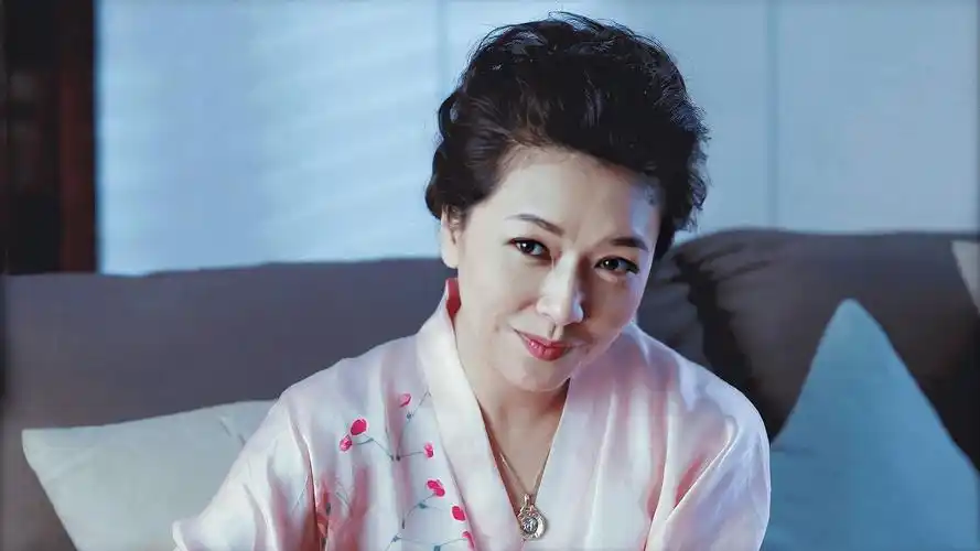 原创著名演员江珊和高曙光离婚后我将女儿当成最好的闺蜜