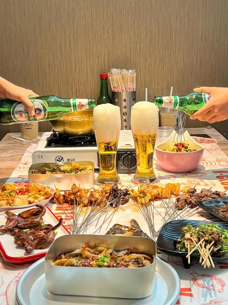 夜宵就要烧烤配啤酒 快乐全都有6015.