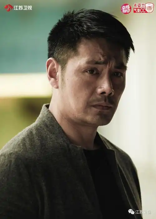 邵兵作为一个实力派演员,在《红河谷》,《精忠岳飞》,《袁崇焕》等剧