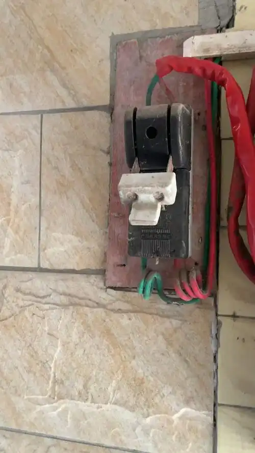 这种闸刀开关我们是什么年代在用?