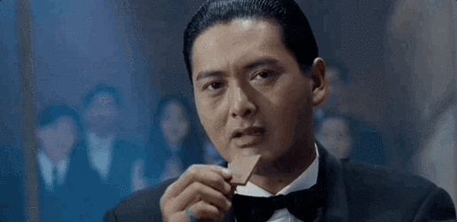 周润发饰演的赌神高进,更是火出圈,一时间,人人戴上戒指,吃下巧克力