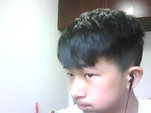 同问适合男中学生的发型