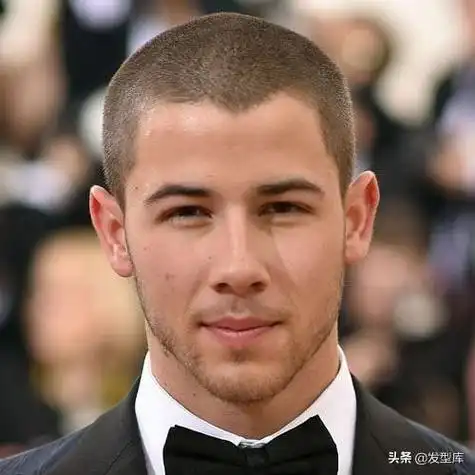 两边剃光中间留的侧背发型 纹理渐变寸头(29)