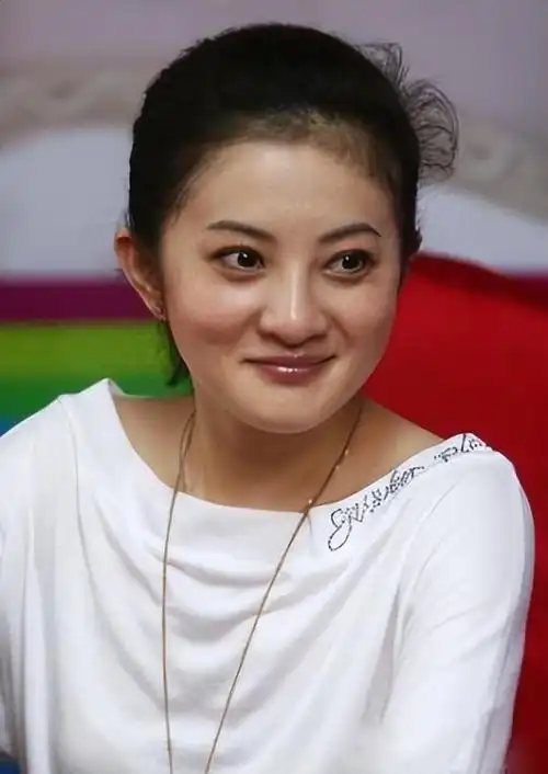 金铭小时候照片(金铭小婉君最新消息) - 帮企客