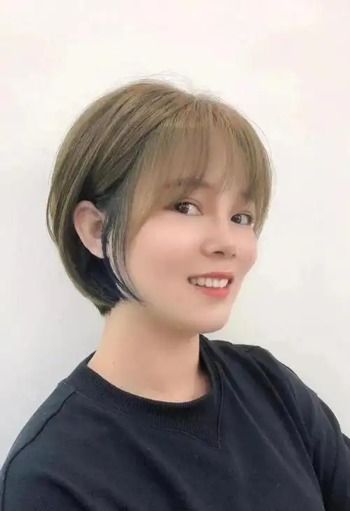 当代流行剪热短发越短越减龄