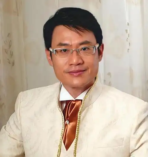 男亲女爱粤语命理大师扮演者邓英敏,命理大师是谁演的-命理大师人物