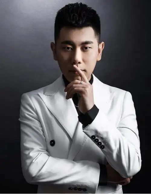 金久哲代表作《我心里有个你》《干就完了》《嗑儿》杨梓文祺代表作