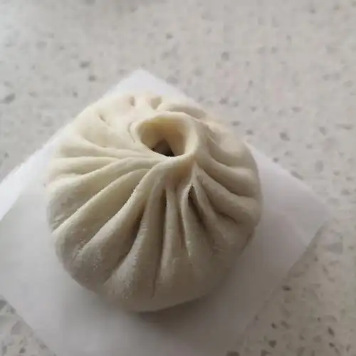 包子,我们上小学4年级之后是去另外一个村上学,我们村的女生一般是