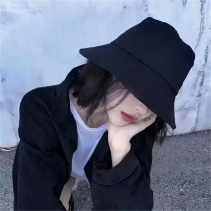 高冷的背景图片真人女生 你已被我拉入黑名单请勿闯进我_qq头像个性网