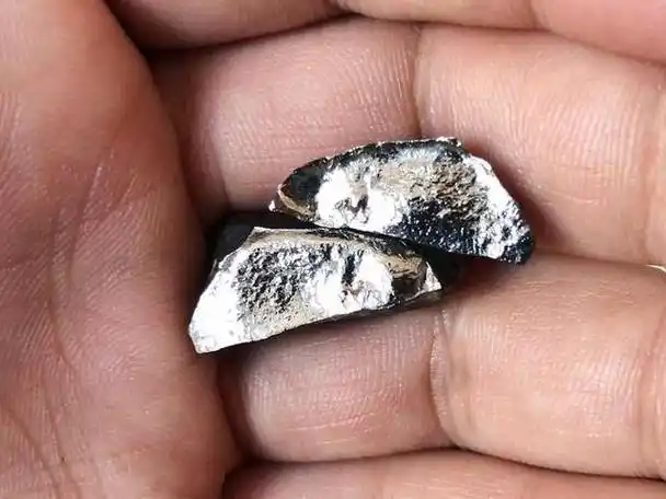 铑:比黄金更稀有,更昂贵的神秘金属,真正的贵族之金