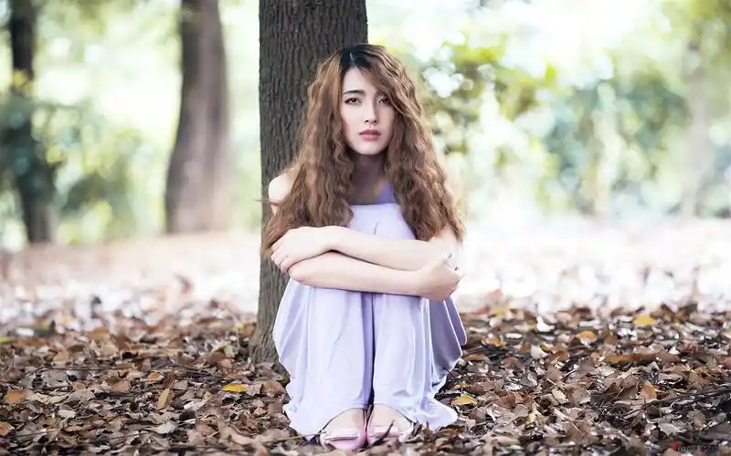 "森林系女孩"这个概念的灵感来自她的女性朋友对她穿衣风格的一番评价