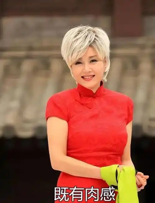 东方梦露恬妞65岁身材丰满穿衣优雅又显贵真是风韵犹存