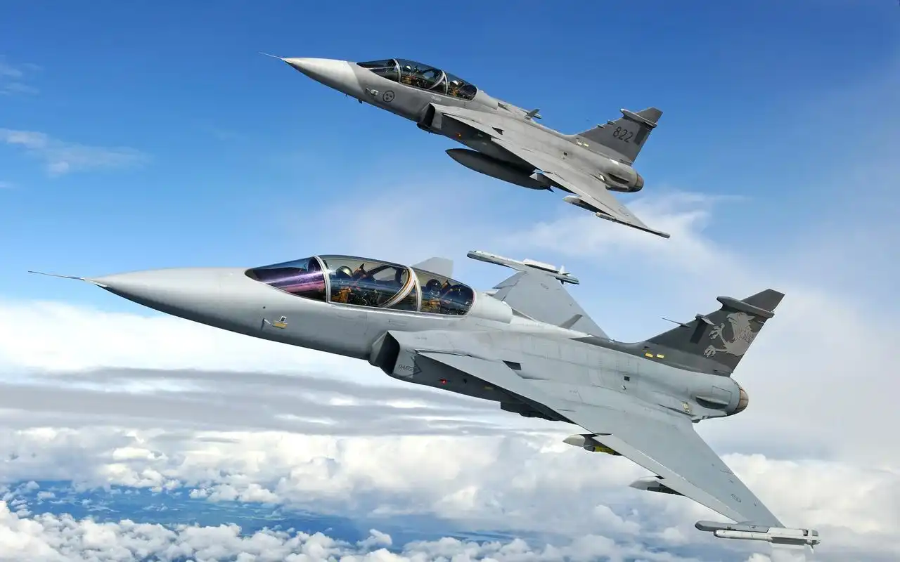 etps 鹰狮战斗机的飞行