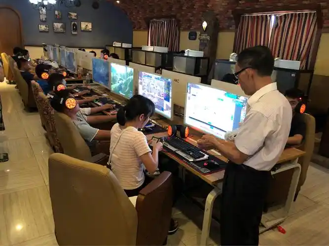 查看海潮网吧上网人员身份证