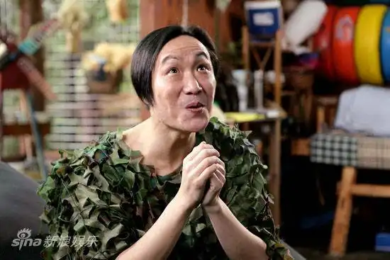 《无价之宝》曝剧照 郑中基"绿叶犀利哥"造型