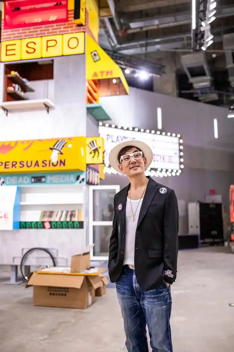 神秘嘉宾空降展览.beyond the streets展览首 - 抖音