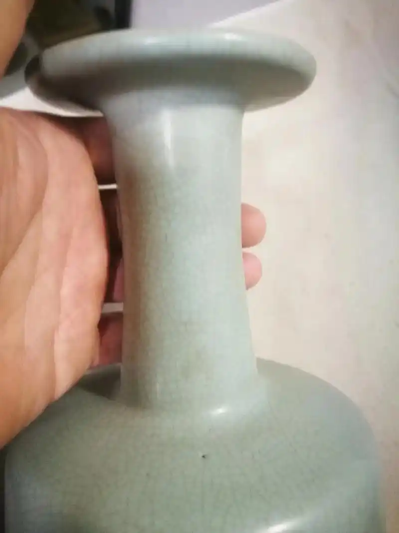 抖音创业者大会话题 #宋代汝瓷纸槌瓶及哥窑葵口洗鉴赏. - 抖音