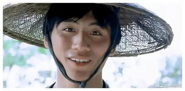 20岁的刘烨在电影《那山那人那狗》46岁的刘烨在上海刘烨简历:1999年