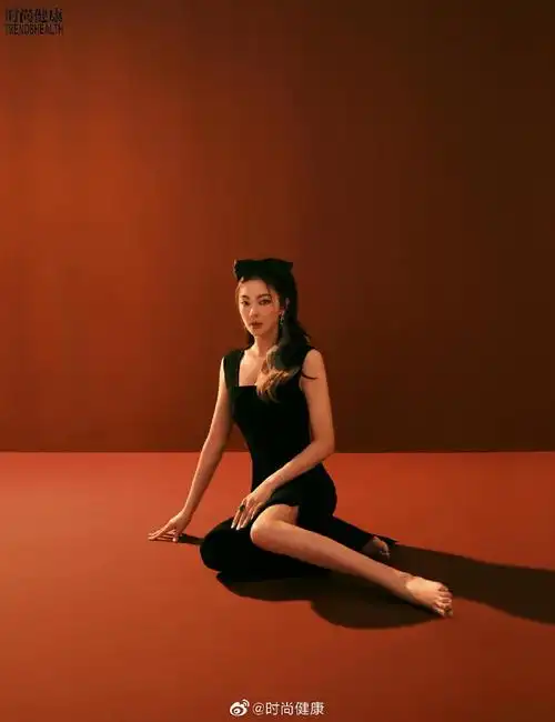 张雨绮绿野仙踪大片##张雨绮时尚健康开年封面