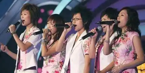 何洁:二婚离异后称再不结婚,19年却和男友生3胎,前夫住出租屋