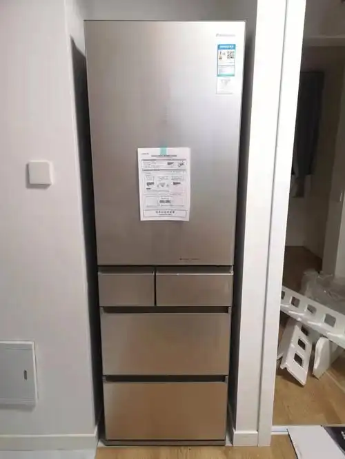 装修  黑豆淘购买的松下冰箱,型号是411 价格很不错.