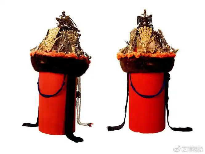 67清皇后貂皮嵌珠冬朝冠