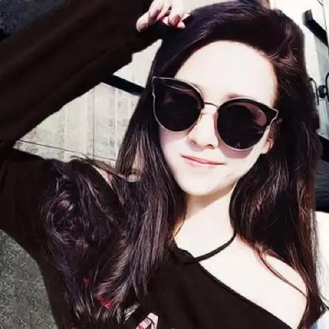 超清可爱美女头像图片第一张戴墨镜的和封面的不错