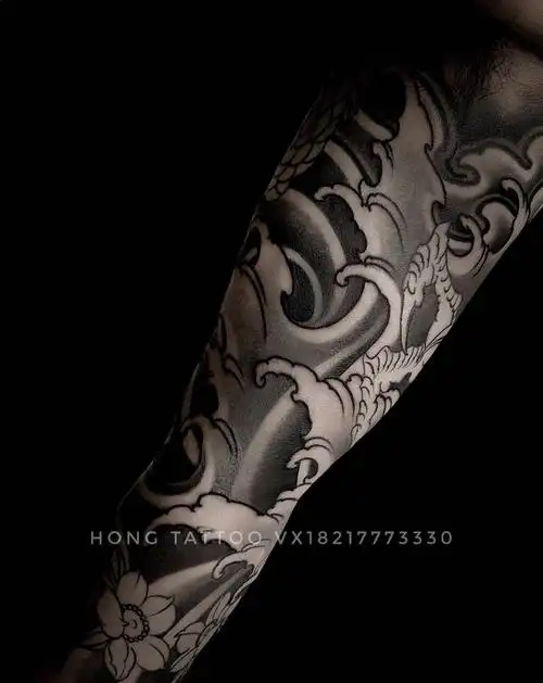 纹身师:弘明纹身店:上海弘刺青龙纹身图片_背部老传统纹身图案tag标签