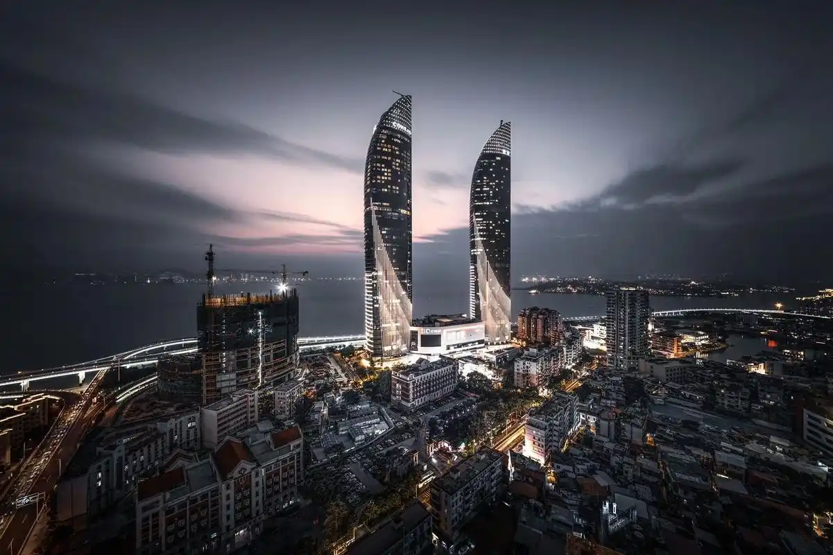 厦门爬楼·打卡厦门地标双子塔最美夜景 厦门世茂海峡大厦(xiamen