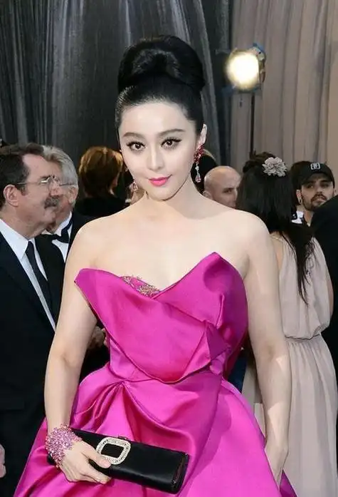 奥斯卡范冰冰,范冰冰奥斯卡红毯秀,本文共(2924字)