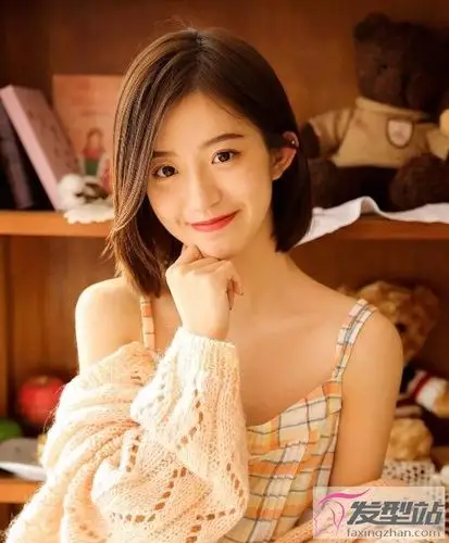圆脸学生适合的短发 想多可爱就有多可爱_发型站_最新流行发型设计