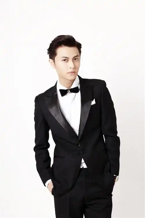 邱胜翊曝绅士写真