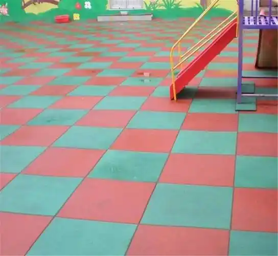 室外橡胶地砖儿童地垫健身房运动地板幼儿园操场塑胶跑道