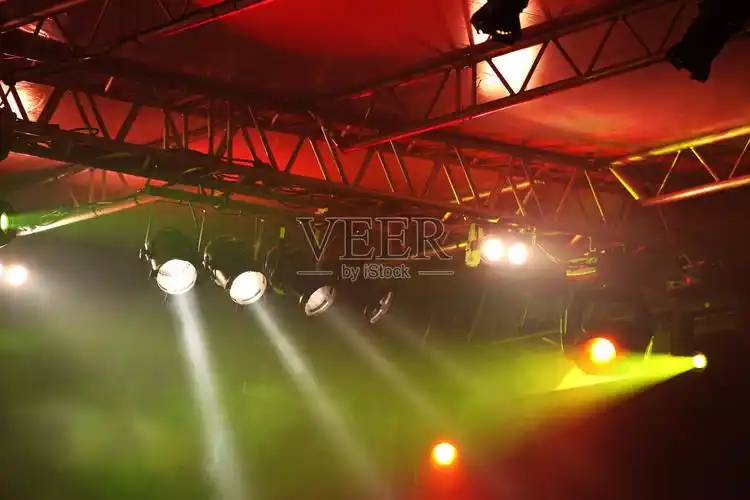 摇滚音乐会的舞台灯光照片摄影图片