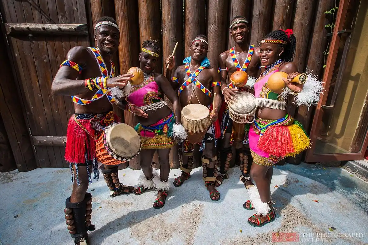 记录非洲人在中国中国很热但相比非洲的生活他选择这里