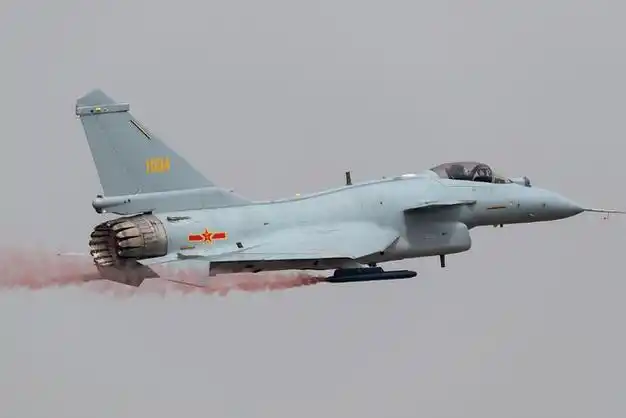 巴铁公开歼10数据,向西方证明:解放军战机"心脏",已脱胎换骨|战斗机