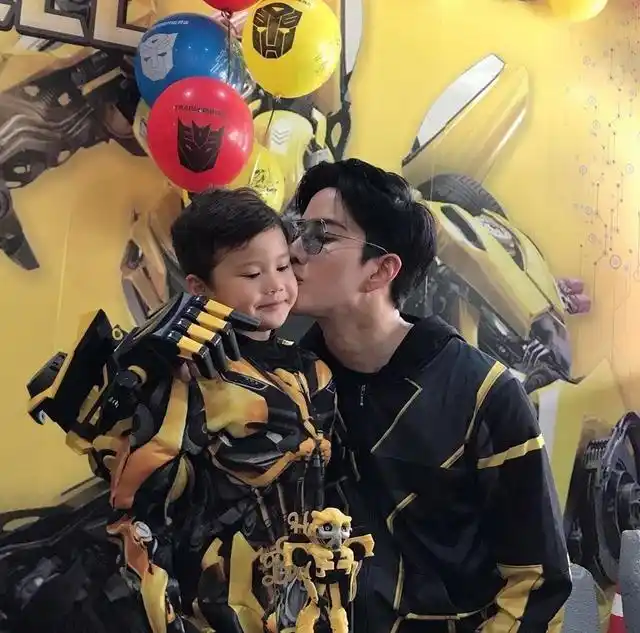 原创mike为5岁儿子举办超大派对庆生,表白小咖啡爱你三千遍