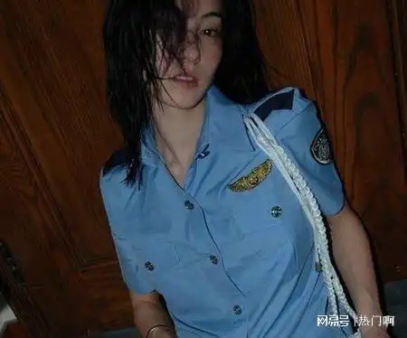 2008年1月,陈冠希与张柏芝的照片在网上流传;自此张柏芝玉女形象一落